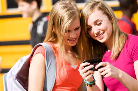 Sexting Teens Prove Technologys Drawbacks Guardian Liberty Voice
