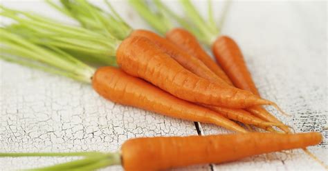 Carrot juiceit has been found that nutrients such as fiber, potassium, nitrates, and vitamin c in it help this effect. What is the Vitamin K Content of Carrots? | LIVESTRONG.COM
