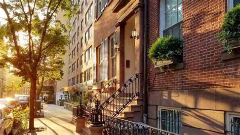 Manhattan Apartment Vacancies Hit Decade High As Rent Continues To Decrease