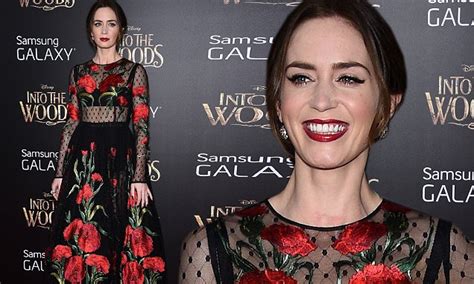 Emily Blunt In Floral Frock At Nyc Premiere Of Into The Woods Daily