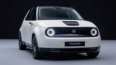 Honda E Pictures Pricing And Info Car Magazine