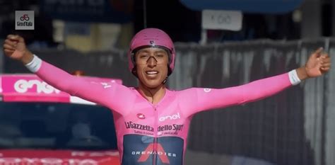 The colombian took a test before traveling back to his bernal dominated the first two weeks of the giro, before holding off a spirited late push from briton simon yates and italy's damiano caruso in the final. Egan Bernal es el campeón del Giro de Italia 2021 ...