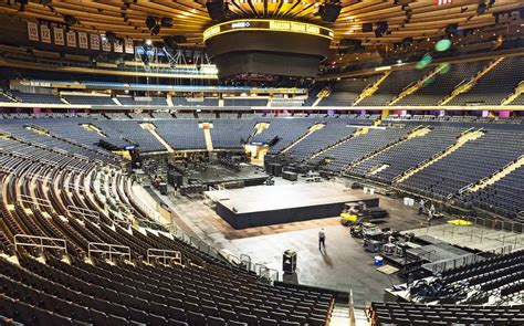 The arena is home of the new york knicks nba team and the new york rangers of the nhl. DraftKings becomes Madison Square Garden's betting partner ...