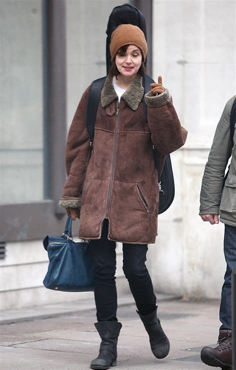Downton Abbeys Elizabeth Mcgovern Goes All Grunge Out With Band Sadie