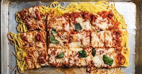 Spaghetti Pizza Is The Food Mash Up Of Your Dreams Food How To Cook