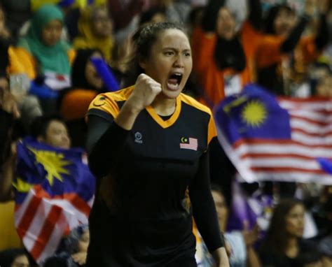 Permainan bola jaring mula diperkenalkan di malaysia pada awal tahun 1990. An Najwa 'Senjata' Pasukan Bola Jaring Negara - MYNEWSHUB