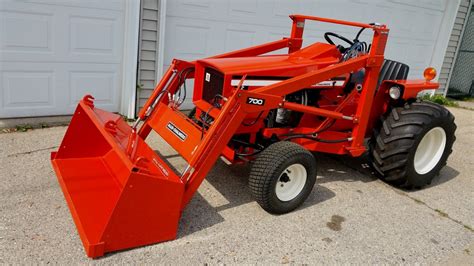 Allis Chalmers 720 Small Tractor With A Ark Front End