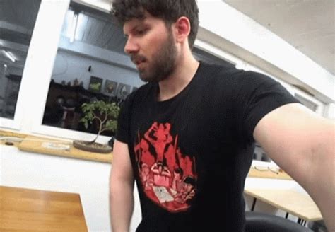Fanning Shirt Fanning Shirt Guy Discover Share GIFs