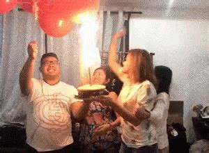 The best gifs of candle burning on the gifer website. Balloon Fail GIF - Fail Birthdaycake Balloon GIFs | Say ...