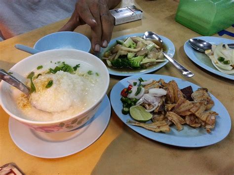 Apabila dijadikan sebagai menu bubur nasi biasa, ia paling selalu disajikan dengan tunggu sehingga 10 minit dan tengok hasilnya apabila ia sudah hancur. Beautiful Memories: JJCM:: Kak Mah Bubur Nasi Berlauk Di ...