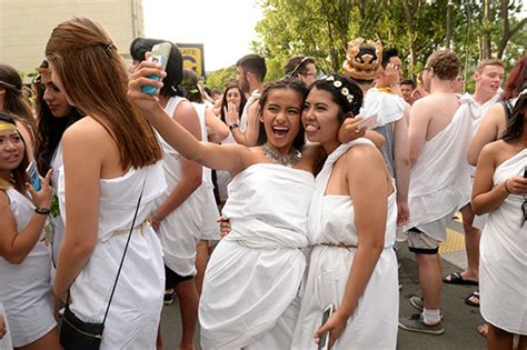 10 Incredible Party Themes For University Life