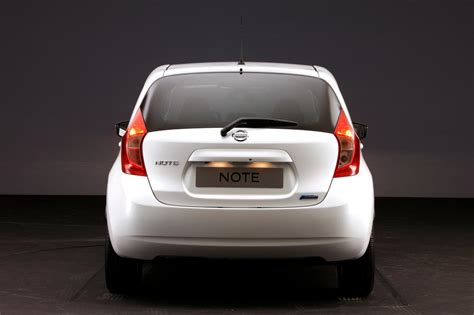 The driver's seat is slightly raised compared to the note's. Nissan Unveils 2013 Euro-spec Note Video - autoevolution