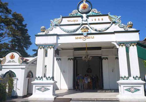 Jika anda ada rencana liburan ke cipanas garut? Harga Tiket Masuk Keraton Jogja Terbaru - Informasi Aktual