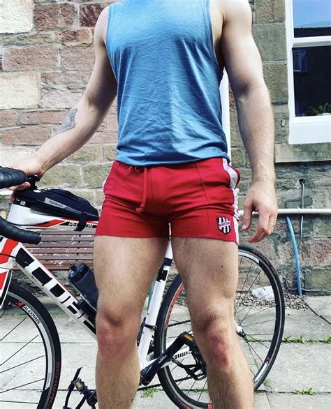 Wearing Cycling Shorts Over Tights