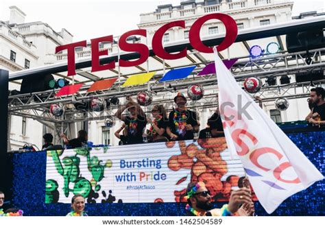 London Uk 07062019 Tesco Employees London Stock Photo Edit Now 1462504589