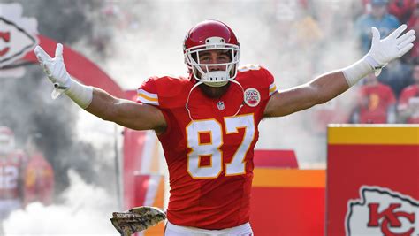 Global offensive and league of legends. Chiefs' Travis Kelce ejected after throwing towel at official