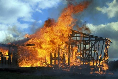 How Do House Fires Start Common Reasons
