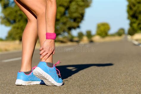 1625 Woman Painful Ankle Sprain Stock Photos Free And Royalty Free