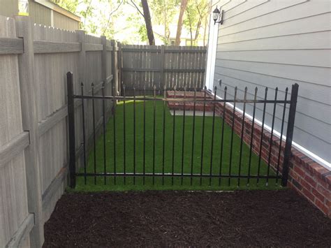 If you need to keep dogs (or dogs and most of these dog run systems allow you to add or subtract panels to suit your needs and space, too. Very Nice Fence Designs In Nigeria | Zion Modern House