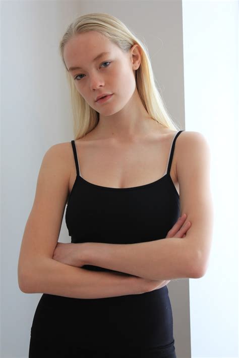 Elite Model Management Toronto New Amelia Digis Look At