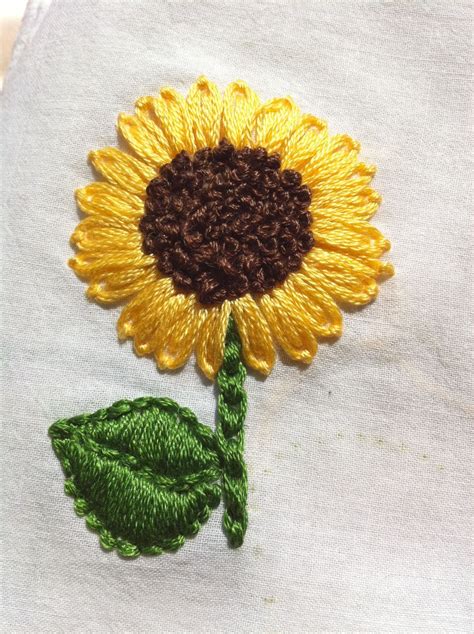 Sunflower embroidery for more videos. 68bb1e4bf4d338eb2398ea5acad82200.jpg 1,200×1,606 pixels（画像 ...