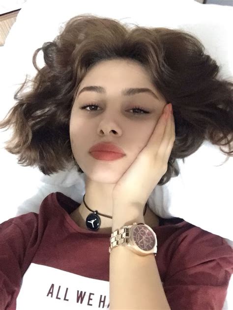Fadia Bendekkoum Adlı Kullanıcının Selfie Panosundaki Pin Güzellik Fotoğraf çekimi Kadın