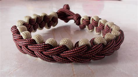 This can be a 1,2,or 4 color necklace or bracelet that is slim yet looks good. Learn How To Tie An Accented 3 Strand Braid Paracord Bracelet - YouTube