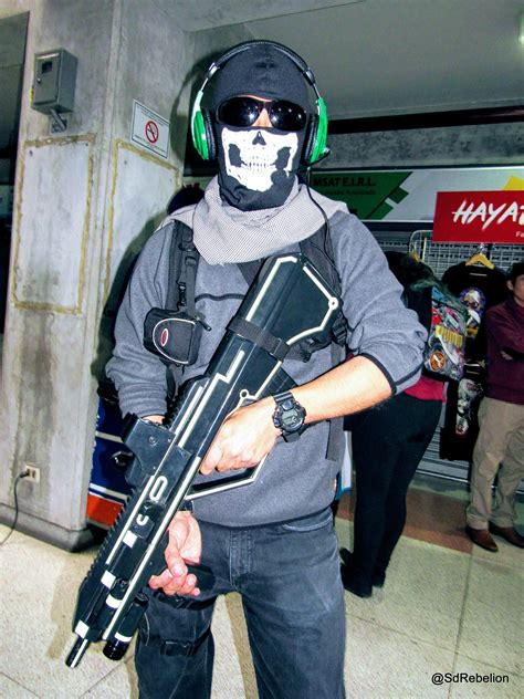 Many many gentle and loving friendships bc im a sucker for those. Simon "Ghost" Riley #cosplay Call of Duty | Call of duty ...