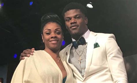Lamar Jacksons Mother Is His Agent During Ravens Contract Negotiations