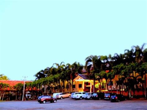 Diperkirakan, kedalaman dari goa lalay pelabuhan ratu ini adalah sekitar 10 km hingga 15 km. Augusta Hotel Pelabuhan Ratu, Sukabumi Booking Murah di ...