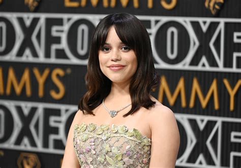 Jenna Ortega Wore An Elegant Wavy Lob To The 2024 Emmys