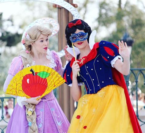 Rapunzel And Snow White The Starlit Princess Waltz Disneyland Paris 25th Anniversary