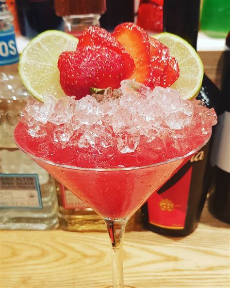 New Malibu Strawberry Rum Is The Drink Of The Summer | 22 Words