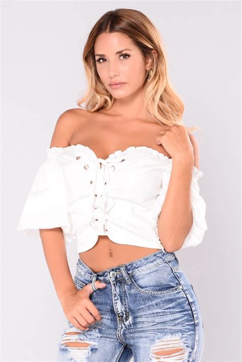 9 trendy off the shoulder tops that are perfect for your summer outfit the frisky