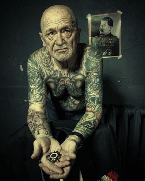 Uśmiech Zastanawialiście się kiedyś jak wyglądają osoby pokryte tatuażami na starość