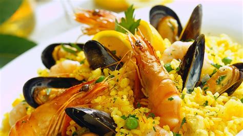 How to prepare a good seafood paella! Las recetas de la abuela "Paella" - YouTube