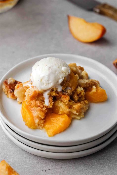 Easy Peach Cobbler Recipe With Canned Peaches And Cake Mix Labrecque