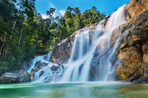 5 Air Terjun Menarik Yang Boleh Anda Kunjungi Di Malaysia