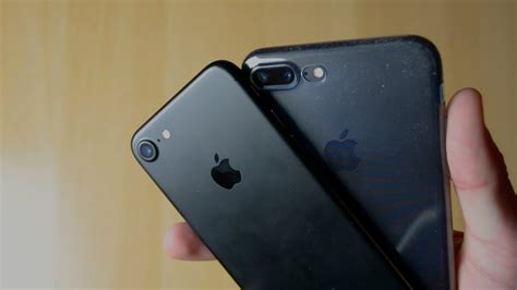 Apple Iphone 7 Vs Iphone 7 Plus Design Comparison Youtube