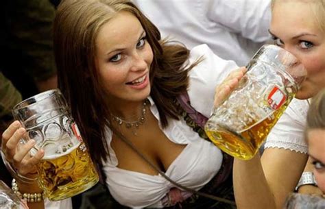 gallery the hottest beer maids of oktoberfest 2011 complex