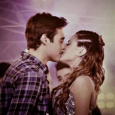 Leonetta Kiss Violetta 2 Violetta Und Leon Leon Martina Stoessel