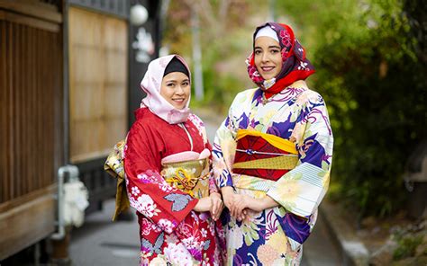 Muslim Women Can Rent Wagara Hijabs To Match Kimonos At Yumeyakata In