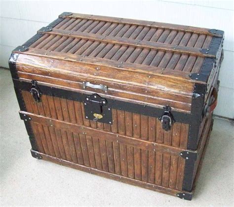 Rare 1880s Beveled Top Slat Trunk Trunks And Chests Old Trunks