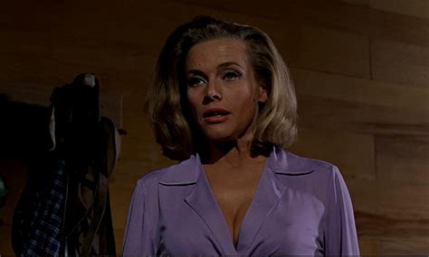 Honor Blackman Jako Pussy Galore W Filmie „goldfinger” 1964