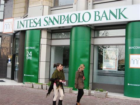 Tuttavia, intesa sanpaolo utilizza un codice swift/bic diverso per i differenti tipi di servizi bancari che offre. Intesa Sanpaolo takes over network of Romanian Veneto ...