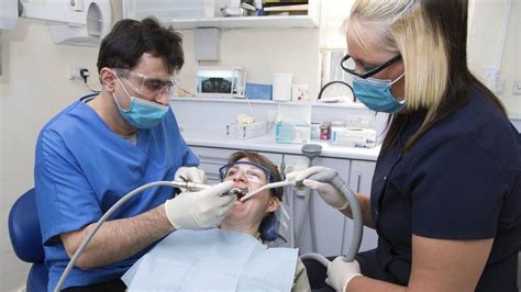 Emergency Doctors Dentists Using The Internet Daily Health Science