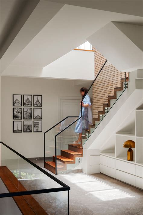 10 Beautiful Staircase Interior Design Ideas You Cant Miss