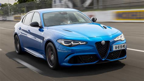 Ny Alfa Romeo Giulia Quadrifoglio 2023 Ansiktslyftning Recension Biltips