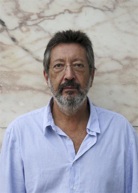 Julião sarmento draws upon themes of memory, sexuality, transgression, morality, and duality. Julião Sarmento - Wikipédia, a enciclopédia livre