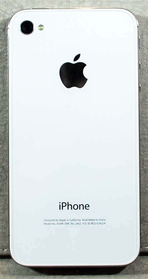 Apples White Iphone 4 From Verizon Review The Gadgeteer